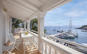 Kassiopi Seafront Elegant Apartments